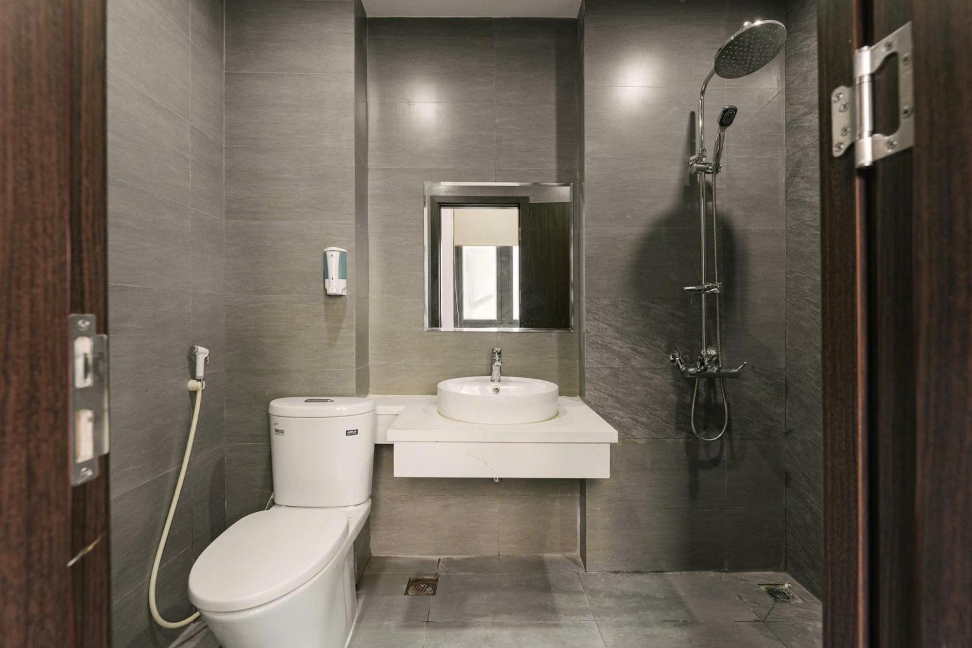 Delapong Hotel And Apartment Ha Noi Hanoi Exterior photo