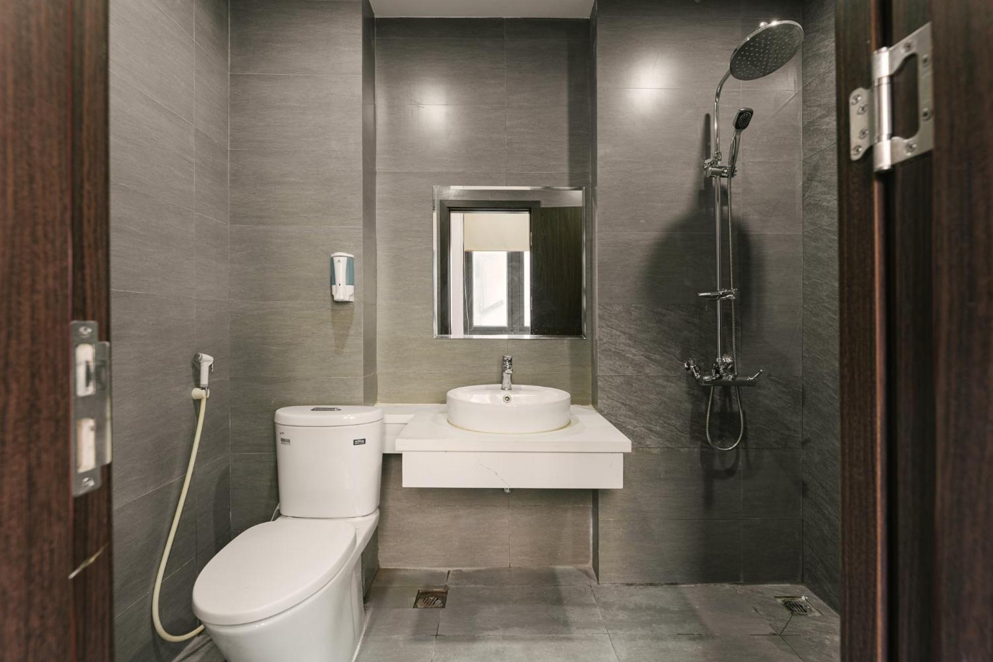 Delapong Hotel And Apartment Ha Noi Hanoi Exterior photo